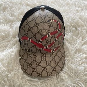Original  gucci snake hat.